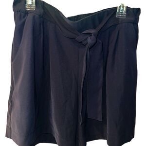 Lululemon Noir Short Womens Sz 12 Belted Tie Waist Pockets Casual athleisure